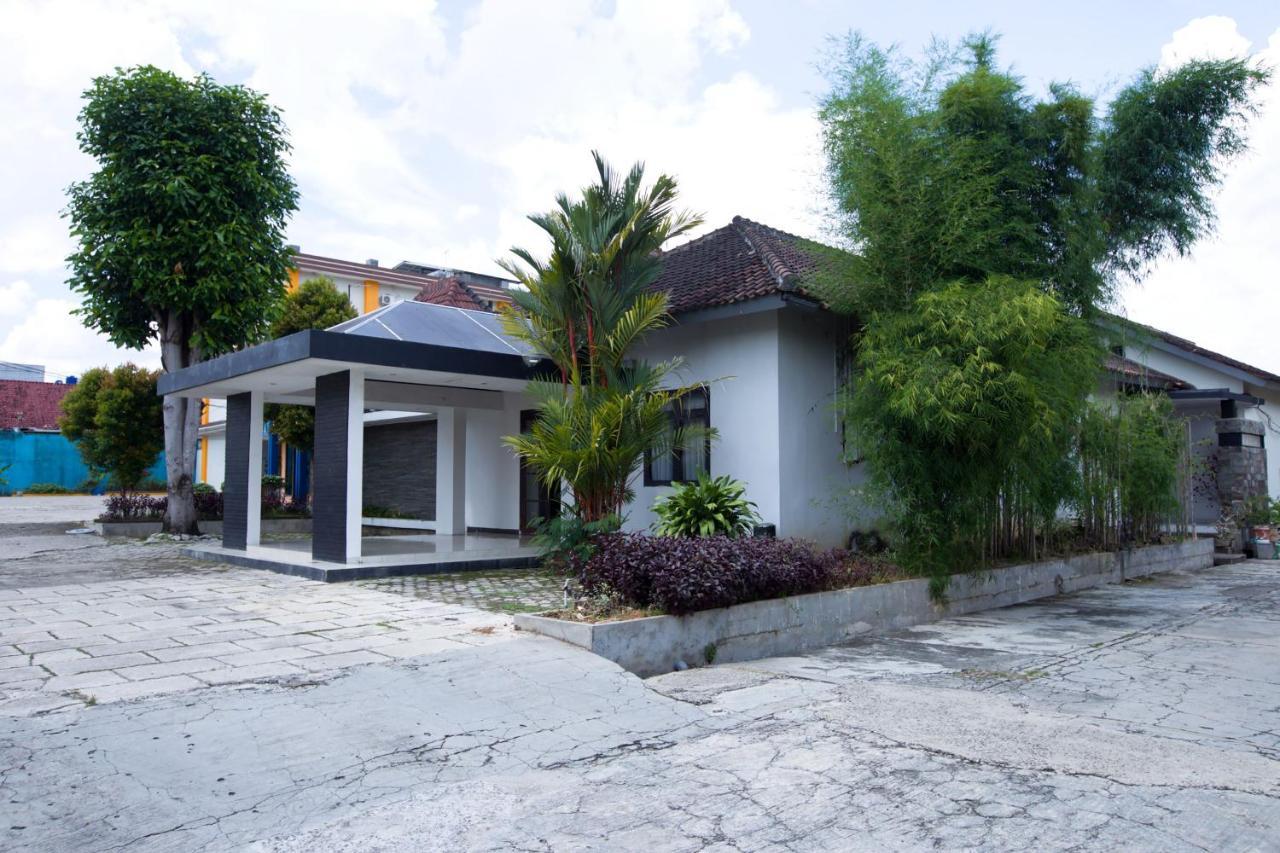 Oyo 3207 Hotel Gracia Bandar Lampung Kültér fotó